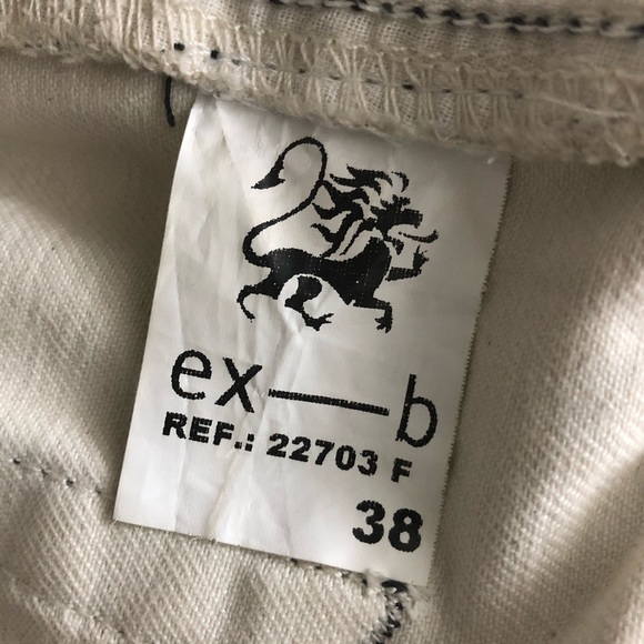 Snake Pattern Distressed Shorts - Picture 7 of 7